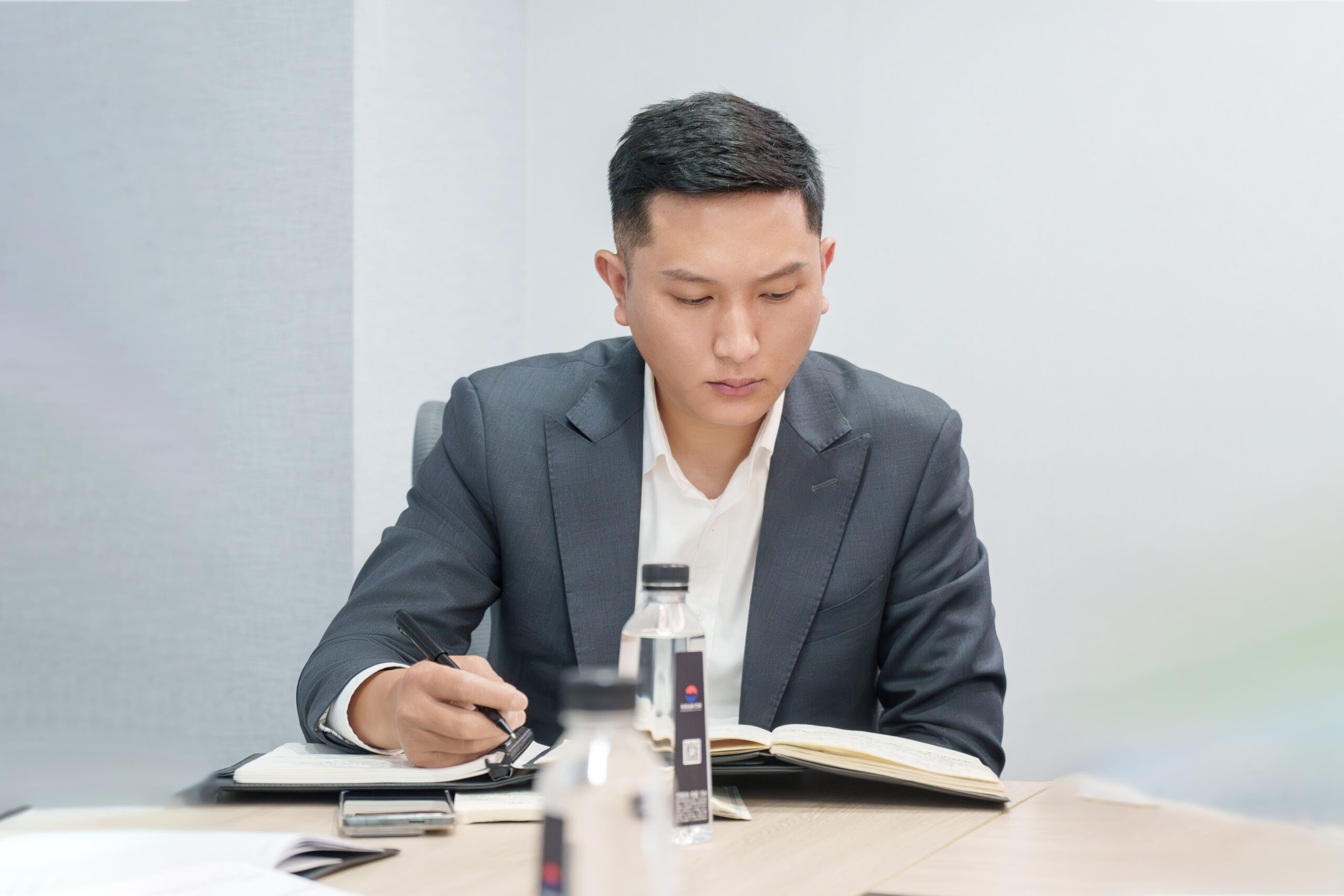 贵州融合控股集团召开2024年8月月度工作总结与规划会议-融合控股